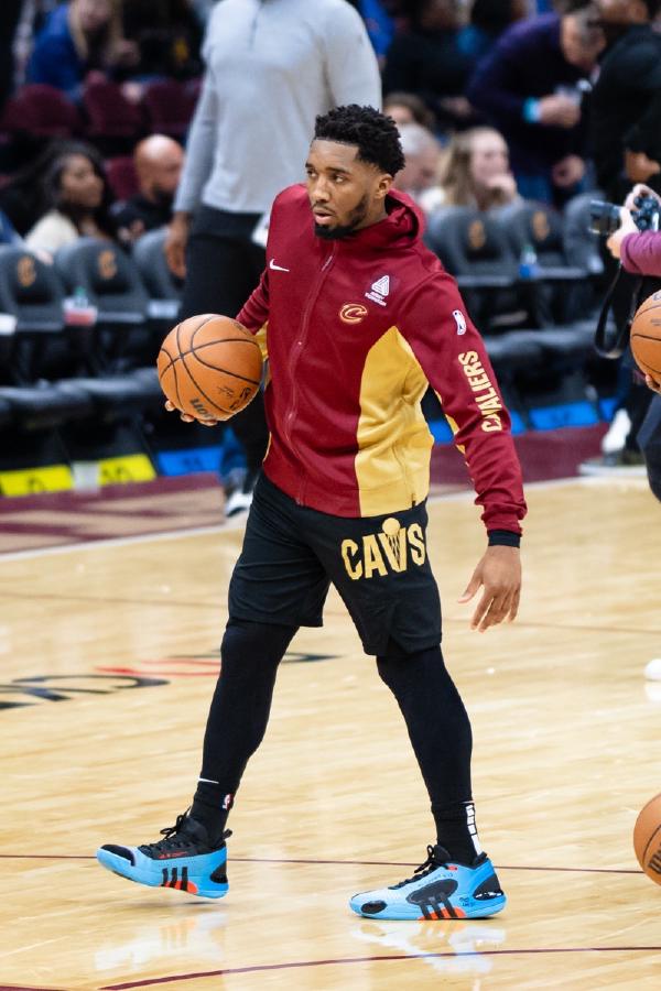 米切尔的教练进化史：从奎因·斯奈德到比克斯塔夫再到阿特金森的战术蜕变