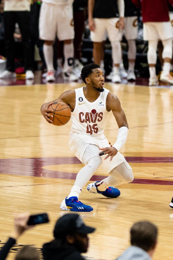 米切尔200场20分夜:蜘蛛侠的骑士传承刻进历史了吗?